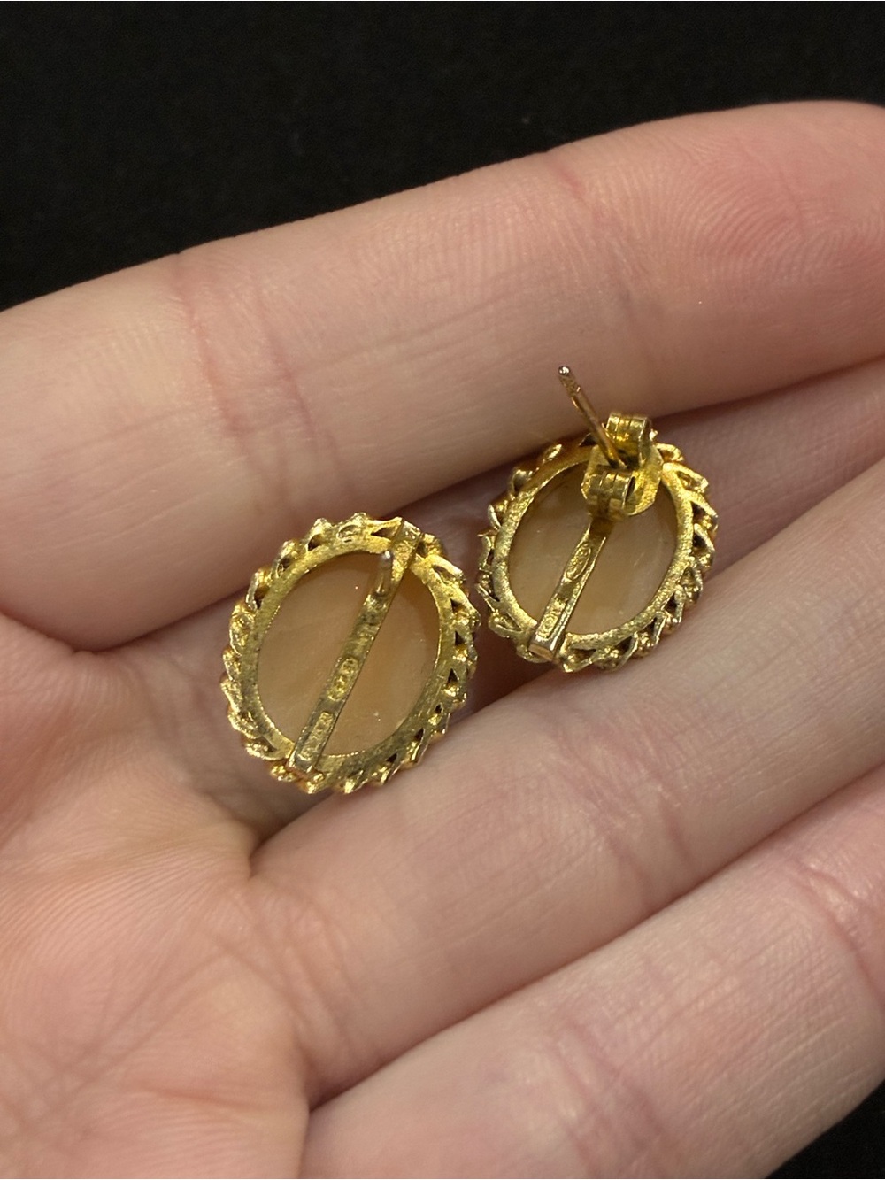 Vintage Gold over Sterling Shell Cameo Earrings - Picture 4 of 5